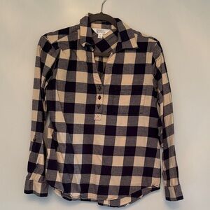 Market & Spruce Navy and Cream Plaid Top